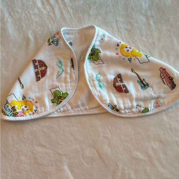 Little Hometown Tennessee Dolly Parton Swaddle Blanket Burp Cloth Set - Picture 6 of 11
